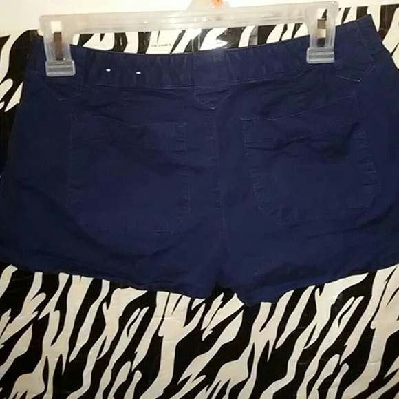 Shorts - Picture 3 of 4